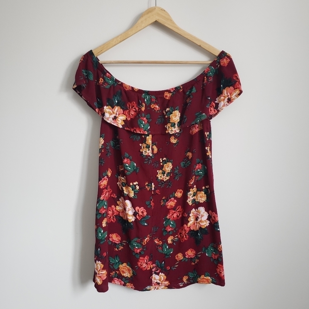 ⭐3/$25⭐ U2B Floral Off Shoulder Top